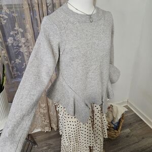 Chic Gray Women's Crew Neck Sweater